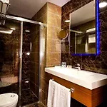 Otel Majura Business