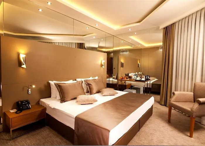 Majura Business 3* Esmirna