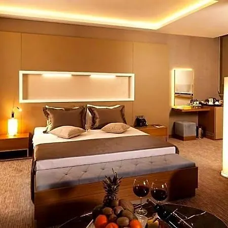 Hotel Majura Business 3*