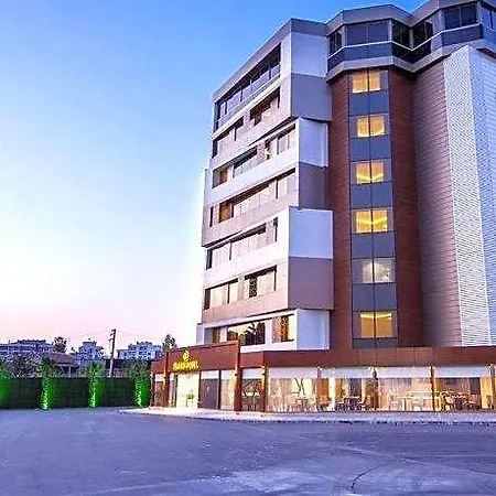 Majura Business Hotel 3*